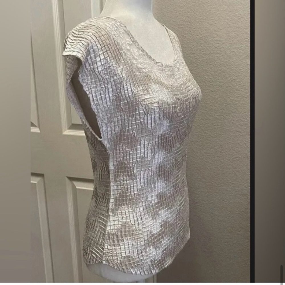 NICOLA Vintage Crinkle Highneck Creamy Silver Sleeveless Blouse